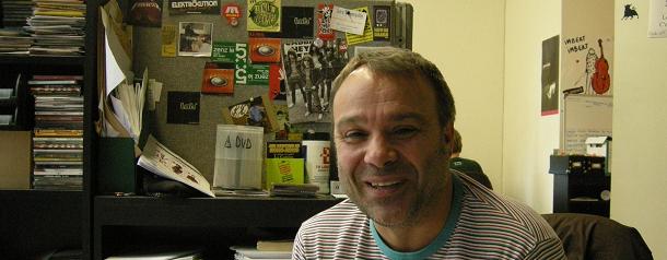 le-terrain-au-coeur-du-metier-de-jose-tavares-programmateur-de-concerts-jimifestival-de-marne